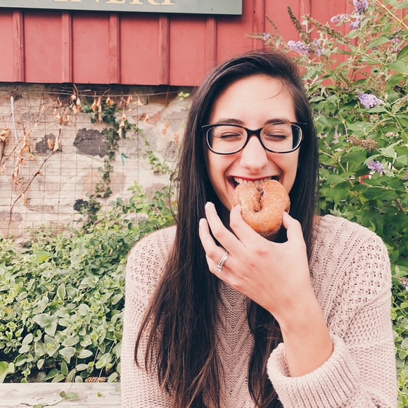 Meet your Posher, Stefanie - Picture 4 of 4